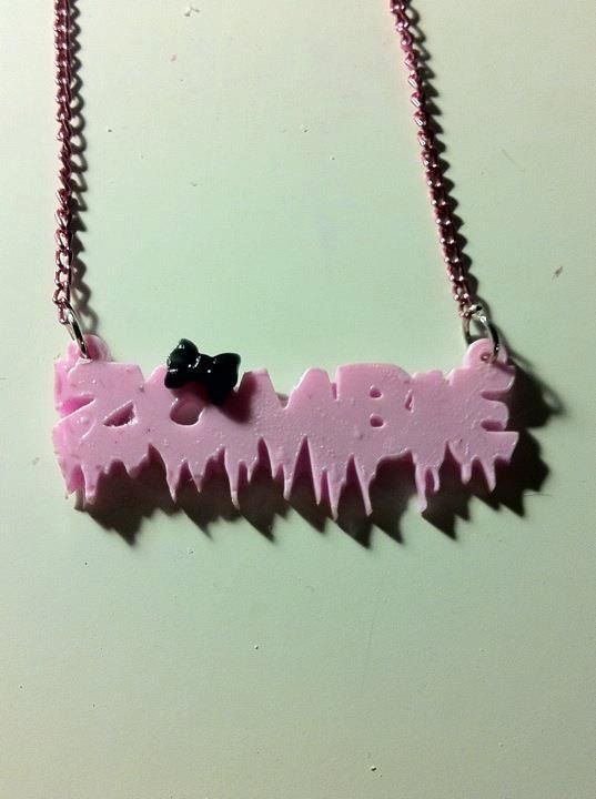 necklace-pendentif-geekette-zombie [537 x 720]