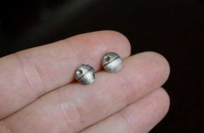 star-wars-boucles-oreilles-etoile-noire-mort-death-earrings [700 x 455] (2)