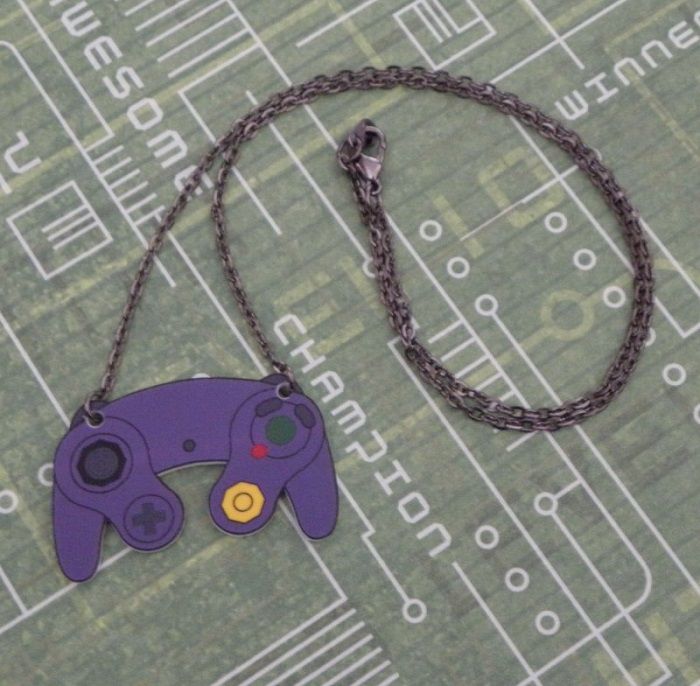 collier-pendentif-nintendo-gamecube-manette-controleur [700 x 686]