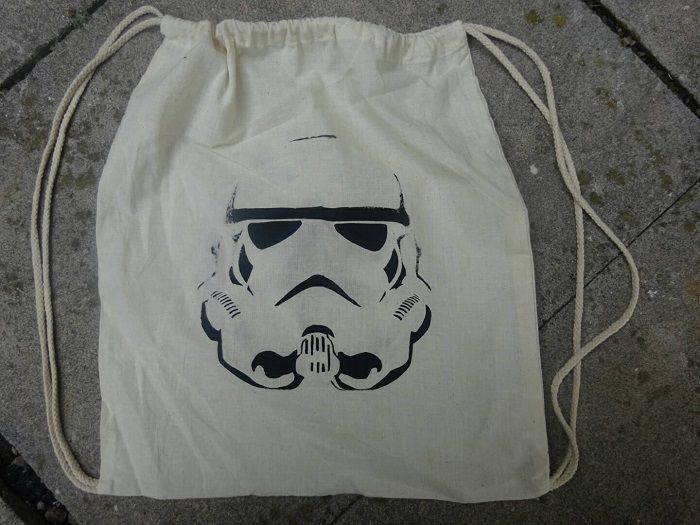 sac-star-wars-stormtrooper-empire-shopping [700 x 525]