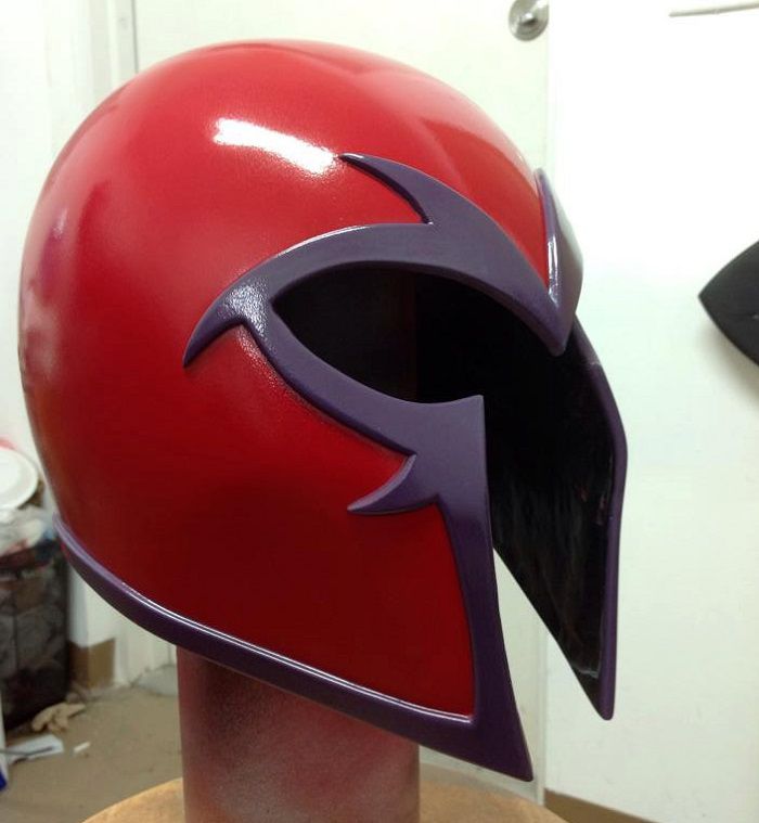 casque-magneto-cosplay-rouge [700 x 759]