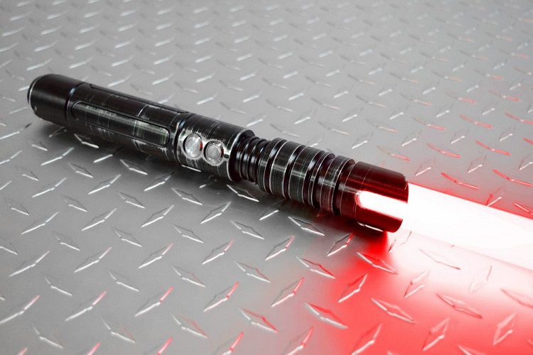 star-wars-sabre-laser-sith-acolyte-cosplay-2 [750 x 500]