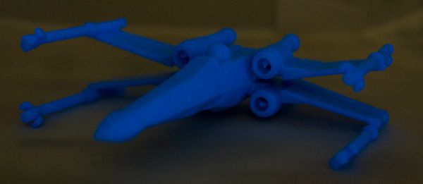 star-wars-x-wing-phosphorescent-imprimante-3d-print [600 x 261]