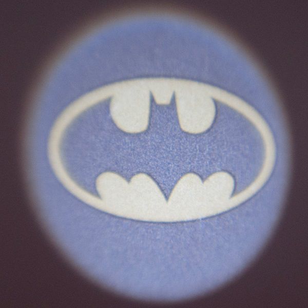 batsignal-projecteur-batman-logo-veilleuse-3 [600 x 600]