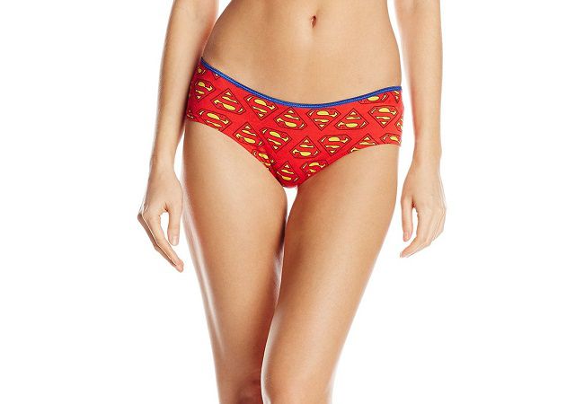 supergirl-sous-vetement-culotte-lingerie-dc-comics [650 x 450]